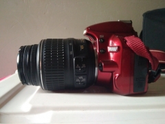 尼康D3100红色限定版带防抖镜头